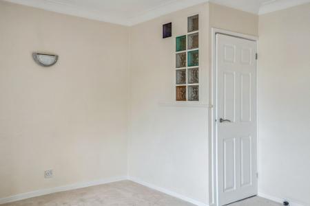 2 bedroom Flat to let in Merrion Avenue, Stanmore, HA7