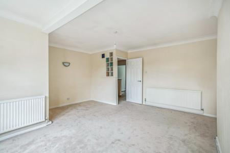 2 bedroom Flat to let in Merrion Avenue, Stanmore, HA7