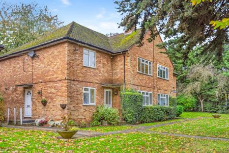 2 bedroom Flat to let in Merrion Avenue, Stanmore, HA7