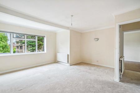 2 bedroom Flat to let in Merrion Avenue, Stanmore, HA7