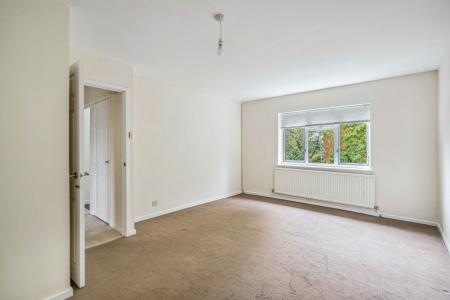 2 bedroom Flat to let in Merrion Avenue, Stanmore, HA7