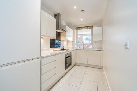 2 bedroom Apartment to let in 107 Marsh Road, Pinner, HA5