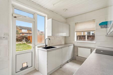 2 bedroom Bungalow to let in Beaumont Avenue, Wembley, HA0