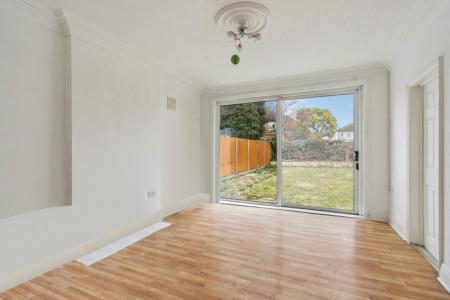 2 bedroom Bungalow to let in Beaumont Avenue, Wembley, HA0
