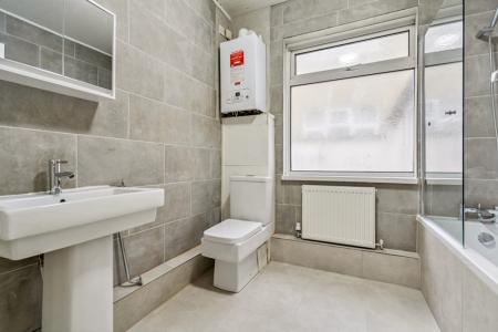 2 bedroom Bungalow to let in Beaumont Avenue, Wembley, HA0