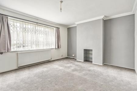 2 bedroom Flat to let in Milman Close, Pinner, HA5