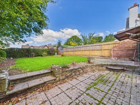 5 bedroom Semi-detached house to let in Aylestone hill, Hereford, HR1