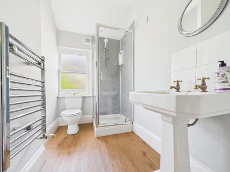 5 bedroom Semi-detached house to let in Aylestone hill, Hereford, HR1