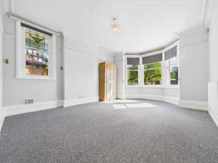 5 bedroom Semi-detached house to let in Aylestone hill, Hereford, HR1