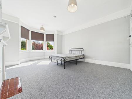 5 bedroom Semi-detached house to let in Aylestone hill, Hereford, HR1