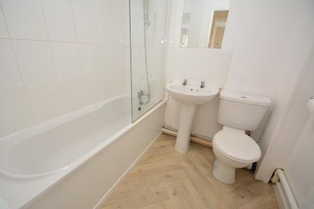 2 bedroom Flat to let in Henry Street, Ross-on-Wye, HR9