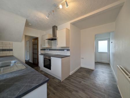 3 bedroom Terraced House to let in Weobley Close, Newton Farm, Hereford, HR2