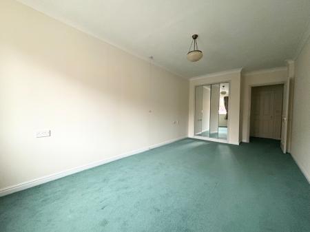 2 bedroom Flat for sale in Gloucester Road, Ross-on-Wye, HR9