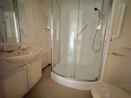 2 bedroom Flat for sale in Gloucester Road, Ross-on-Wye, HR9