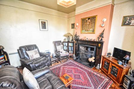 3 bedroom Terraced House for sale in Gloucester Road, Ross on wye, HR9