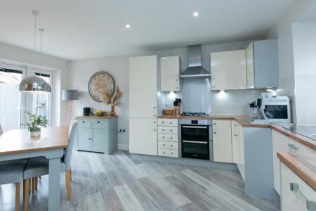 5 bedroom Semi-detached house for sale in Green Wilding Road, Hereford, HR1