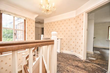 5 bedroom Detached house for sale in Ledbury Road, Ross-on-Wye, HR9