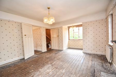 5 bedroom Detached house for sale in Ledbury Road, Ross-on-Wye, HR9