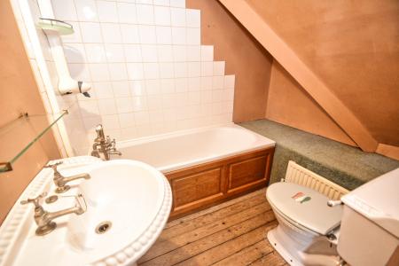 5 bedroom Detached house for sale in Ledbury Road, Ross-on-Wye, HR9