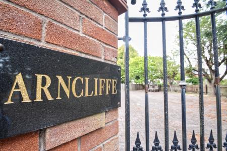 5 bedroom Detached house for sale in Ledbury Road, Ross-on-Wye, HR9