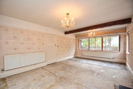 5 bedroom Detached house for sale in Ledbury Road, Ross-on-Wye, HR9