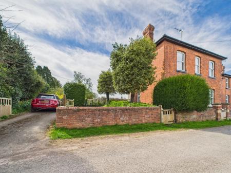 2 bedroom Semi-detached house for sale in Poplar Road, Clehonger, Clehonger, HR2