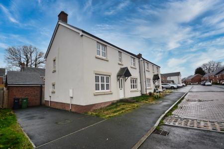 4 bedroom Detached house for sale in Primrose Avenue, Clehonger, Hereford, HR2