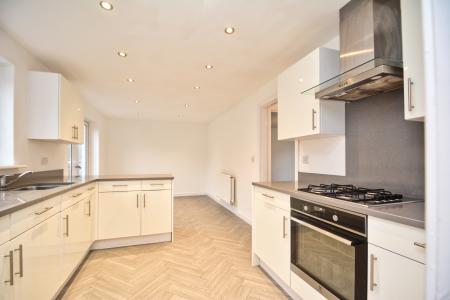 4 bedroom Detached house for sale in Primrose Avenue, Clehonger, Hereford, HR2