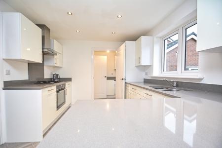 4 bedroom Detached house for sale in Primrose Avenue, Clehonger, Hereford, HR2