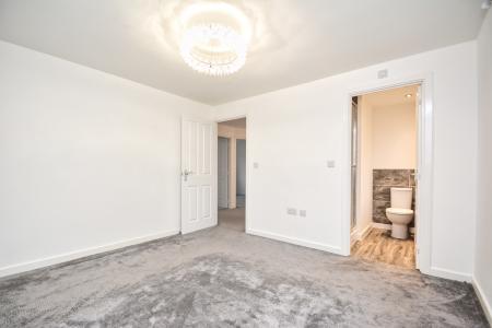 4 bedroom Detached house for sale in Primrose Avenue, Clehonger, Hereford, HR2