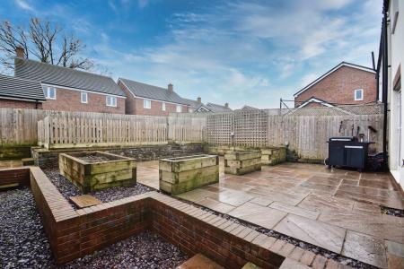 4 bedroom Detached house for sale in Primrose Avenue, Clehonger, Hereford, HR2