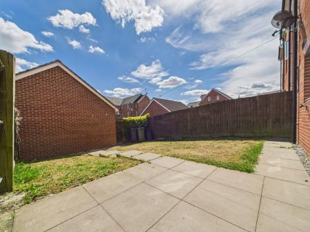 4 bedroom Semi-detached house for sale in Waggoners Way, Hereford, HR2