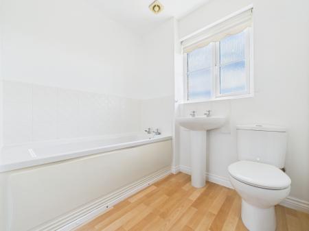 4 bedroom Semi-detached house for sale in Waggoners Way, Hereford, HR2