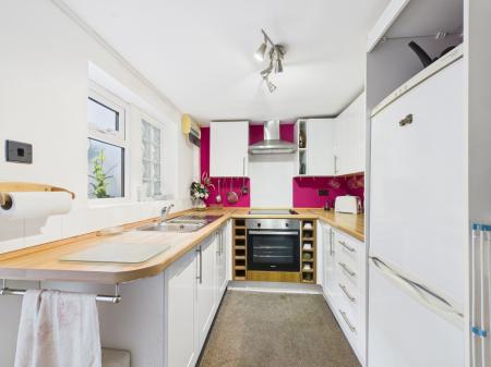 2 bedroom Terraced House for sale in Crofts Lane, Ross-on-Wye, HR9
