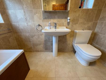 3 bedroom Semi-detached house to let in Arran Avenue, Hereford, HR2