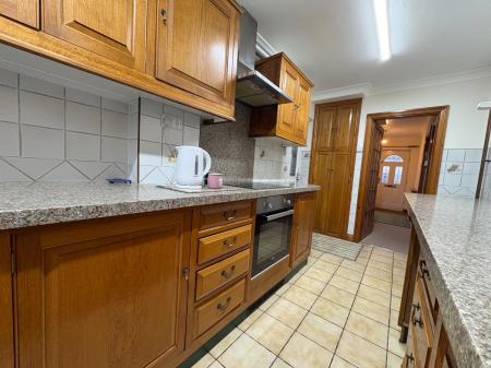 3 bedroom Semi-detached house to let in Arran Avenue, Hereford, HR2