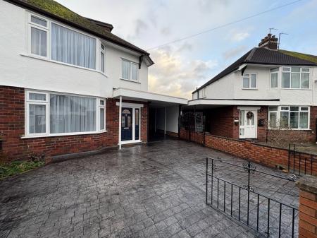 3 bedroom Semi-detached house to let in Arran Avenue, Hereford, HR2
