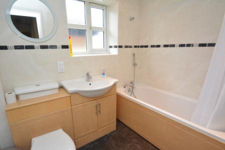 2 bedroom Flat to let in Folly Lane, Hereford, HR1