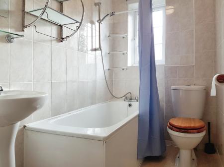 2 bedroom Semi-detached house to let in Holmfirth Close, Hereford, HR2