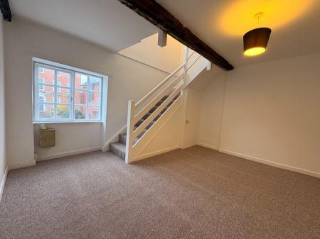 3 bedroom Flat to let in Bewell Street, Hereford, HR4