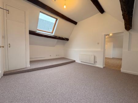 3 bedroom Flat to let in Bewell Street, Hereford, HR4