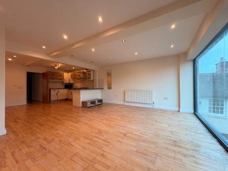 2 bedroom Flat to let in Bewell Street, Hereford, HR4