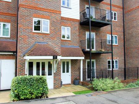1 bedroom Flat for sale in Aspen Court, Freer Crescent, High Wycombe, HP13