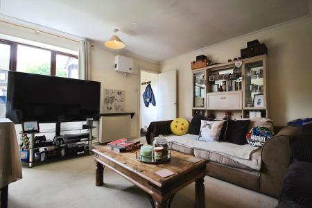 2 bedroom Flat for sale in Birinus Close, High Wycombe, HP12