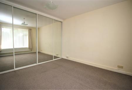 2 bedroom Ground floor maisonette for sale in Clifton Court, Marlow Road, Cressex, High Wycombe, HP11