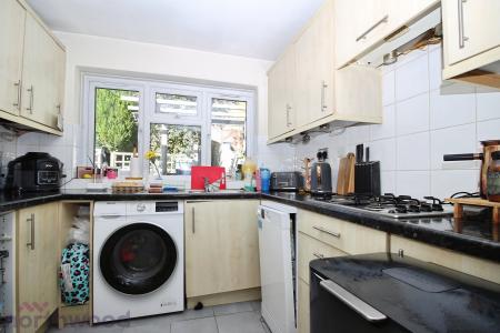 2 bedroom Detached house for sale in Roebuck Avenue, High Wycombe, HP13