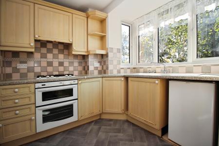 3 bedroom Town house to let in Garratts Way, High Wycombe, HP13
