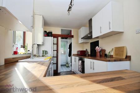 3 bedroom Semi-detached house to let in Suffield Road, High Wycombe, HP11