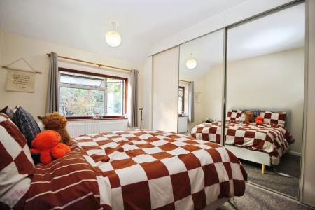 3 bedroom Semi-detached house to let in Suffield Road, High Wycombe, HP11