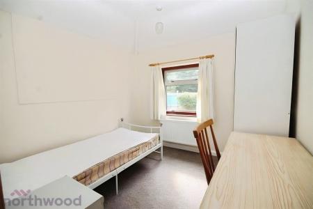 3 bedroom Semi-detached house to let in Suffield Road, High Wycombe, HP11